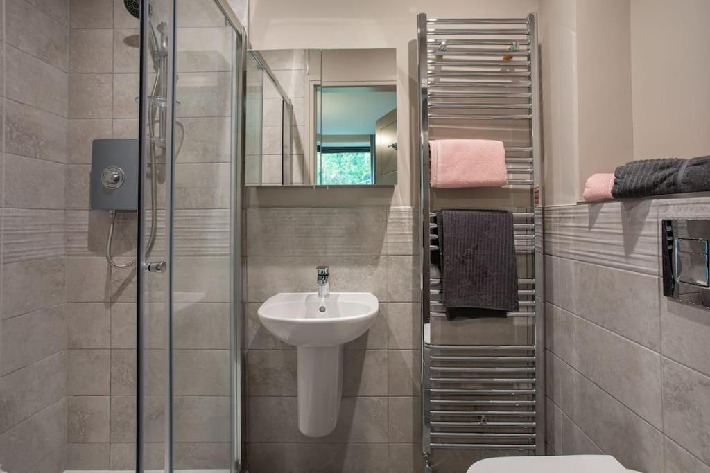 Stunning 2Br Next To The City Airport Bhd - Free Parking Belfast Dış mekan fotoğraf