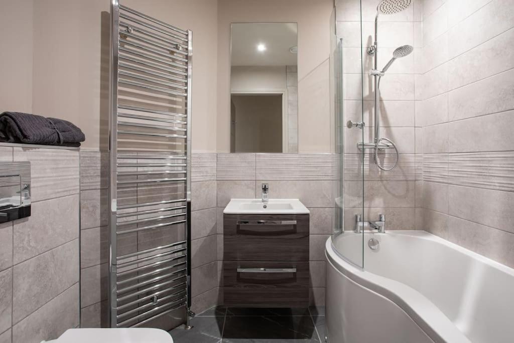 Stunning 2Br Next To The City Airport Bhd - Free Parking Belfast Dış mekan fotoğraf